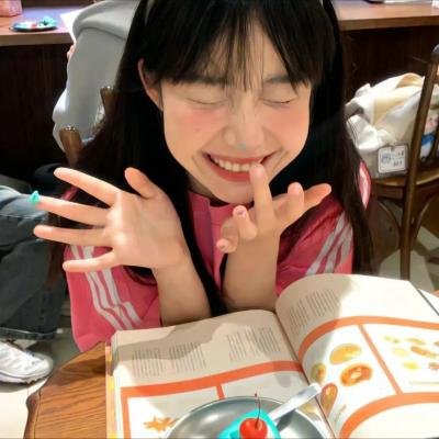 蜜桃女孩